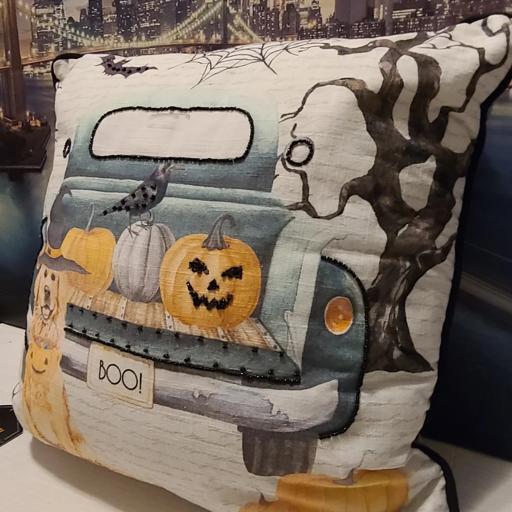 HALLOWEEN PILLOW *Host Pick*